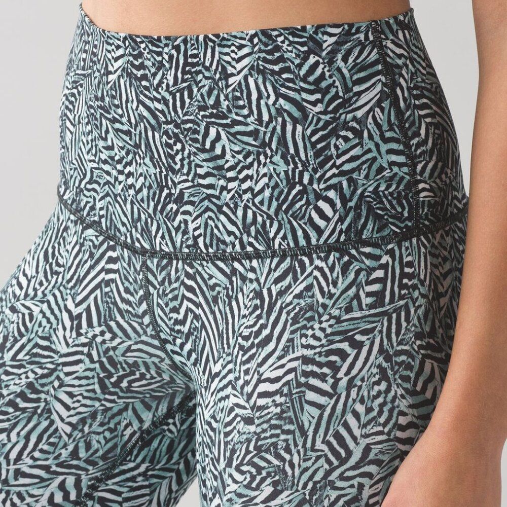Lululemon Wunder Under Hi-Rise Pants "Dazzle" Alpine Black, White & Green Size 6 - Picture 4 of 9